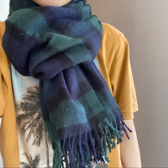 Checked scarf - Picture 5 of 5